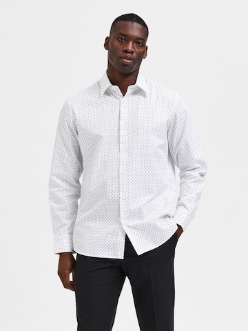 SELECTED HOMME Regular fit Button Up Shirt in White: front