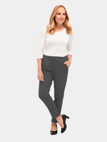 Goldner Tapered Pleat-Front Pants 'Louisa' in Black