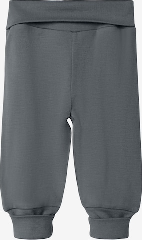 NAME IT - Tapered Pantalón en gris: frente