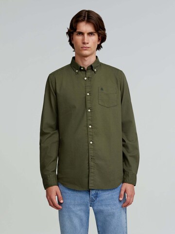 Coupe regular Chemise Scalpers en vert : devant