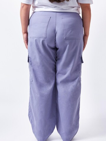 Dr. Denim Plus Loosefit Hose 'Donna Cargo Plus'‌ in Lila