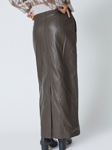 Jupe 'Gitt' co'couture en marron