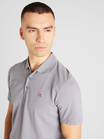 NAPAPIJRI Poloshirt 'EALIS' in Grau