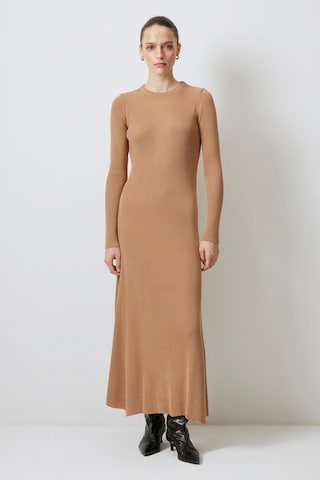 Touche Prive Gebreide jurk in Beige: voorkant