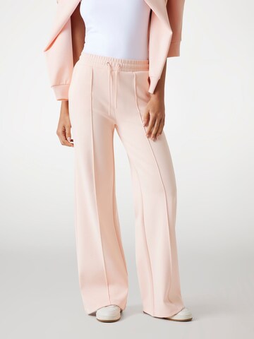 GUESS Loosefit Hose in Pink: Vorderseite