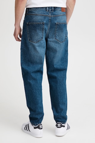 !Solid Regular Jeans in Blue