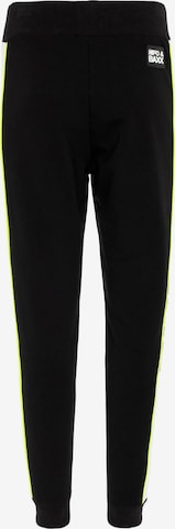 CIPO & BAXX Regular Pants in Black