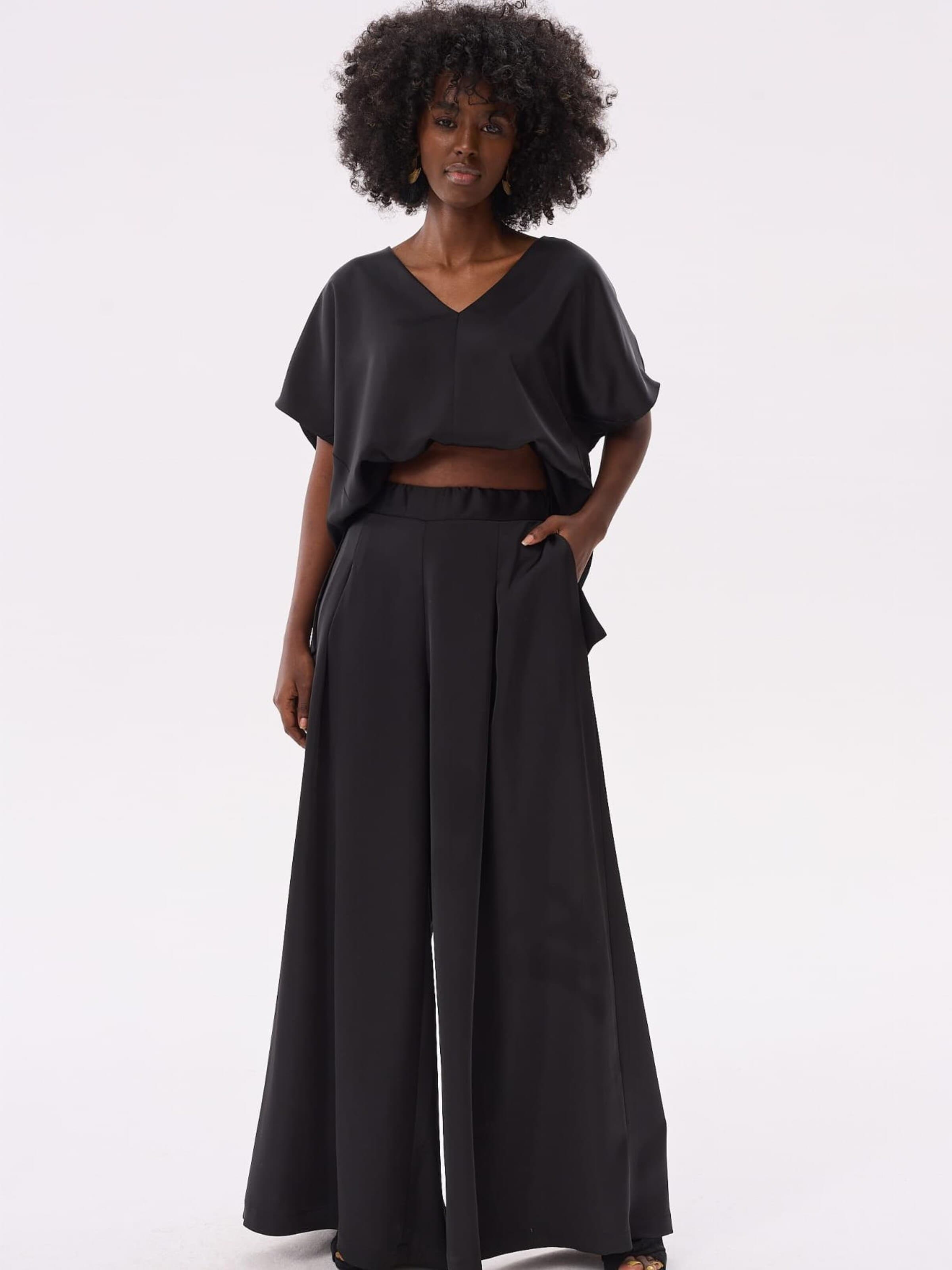 Blue Shadow Wide Leg Hose‌ in Schwarz: Vorderseite