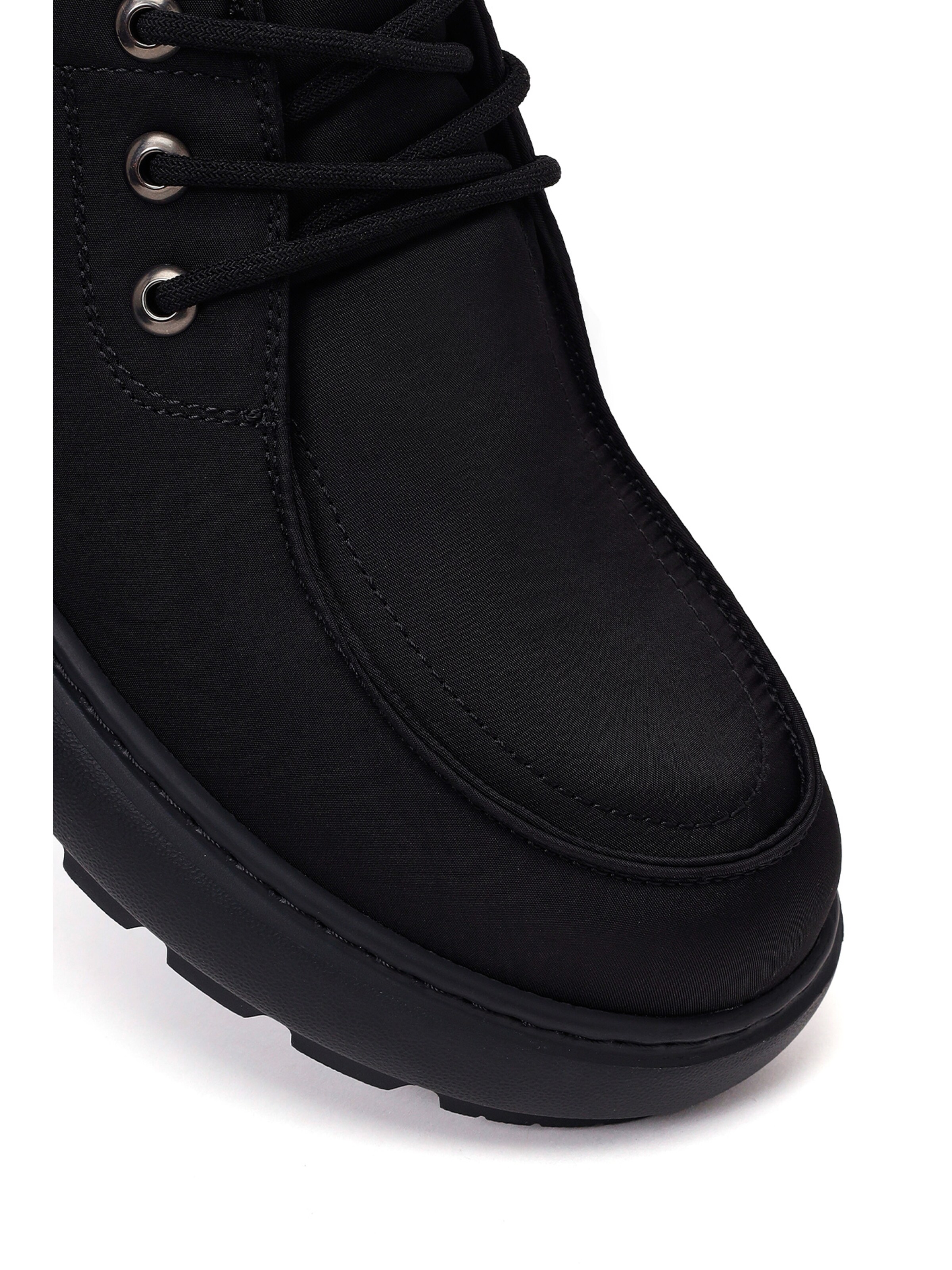Derimod - Sapato com atacadores em preto