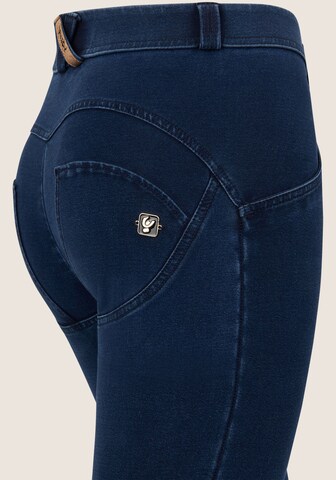 Freddy Flared Jeggings in Blue