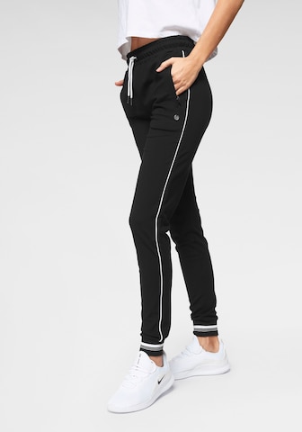 OCEAN SPORTSWEAR Tapered Workout Pants in Black: front