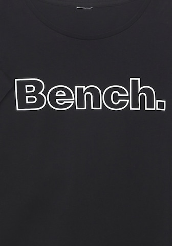BENCH T-Shirt in Schwarz
