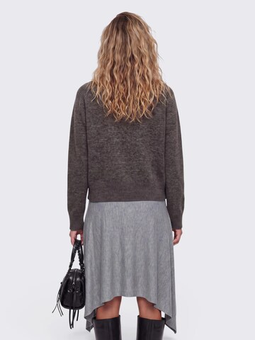 studioselect Pullover 'Yara' in Braun