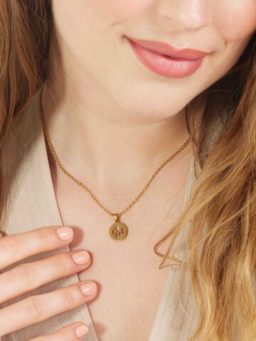 Chaîne Lucardi en or : devant