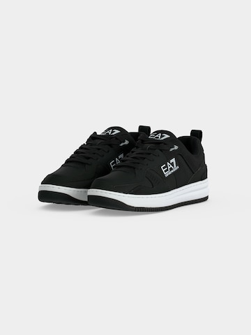 Sneaker bassa di EA7 Emporio Armani in nero