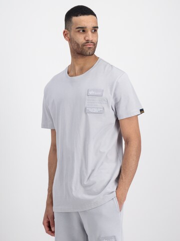 ALPHA INDUSTRIES T-Shirt in Grau: predná strana