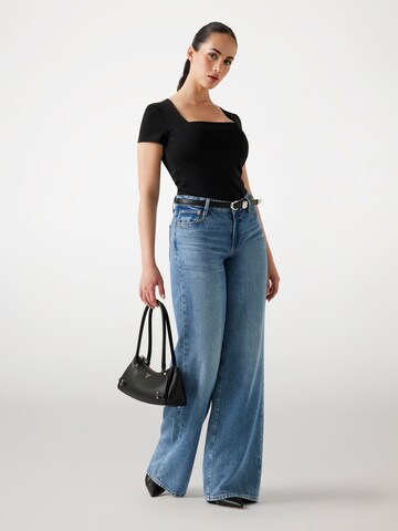 GUESS T-Shirt in Schwarz