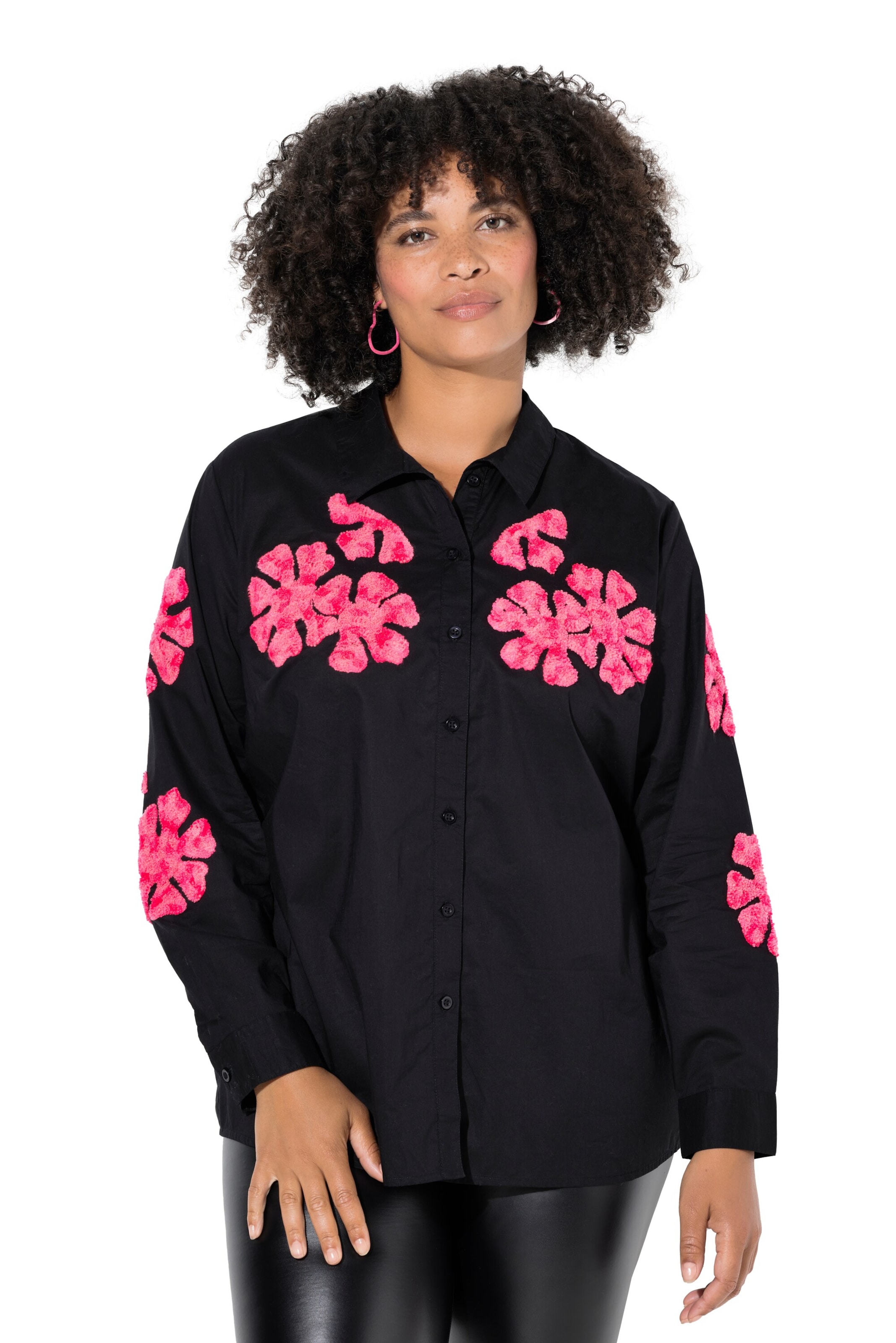 Angel of Style Blouse in Black: front