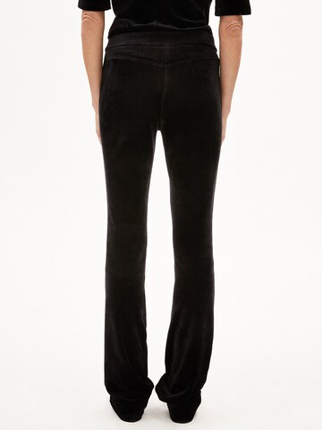 ARMEDANGELS Flared Trousers 'Ronjaal' in Black: front