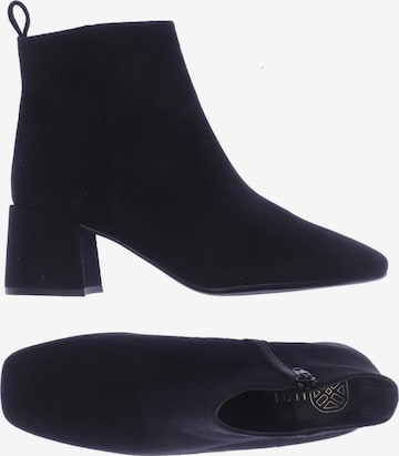 UNISA Dress Boots in 39 in Black: front