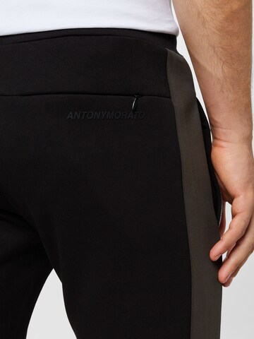 Slimfit Pantaloni de la ANTONY MORATO pe negru