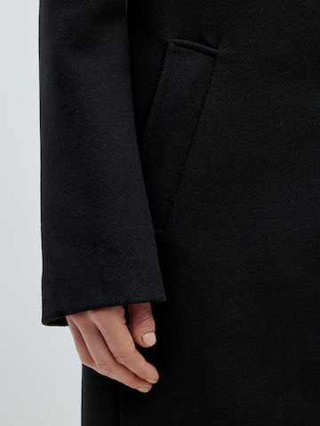 EDITED Between-Seasons Coat 'Nava' in Black