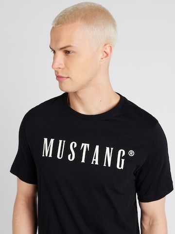 MUSTANG Μπλουζάκι 'Austin' σε μαύρο