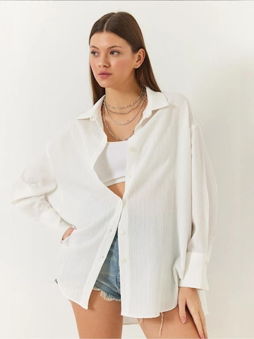 Chemisier Bianco Lucci en beige : devant