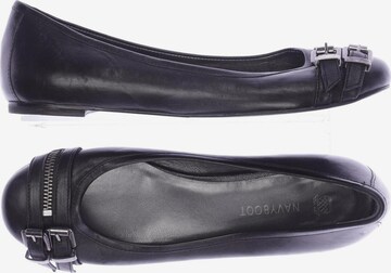 Navyboot Flats & Loafers in 38 in Black: front