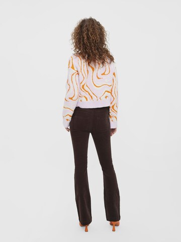 VERO MODA Flared Broek 'Peachy' in Bruin