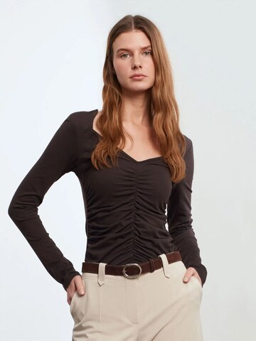 Maglietta di Dilvin in marrone