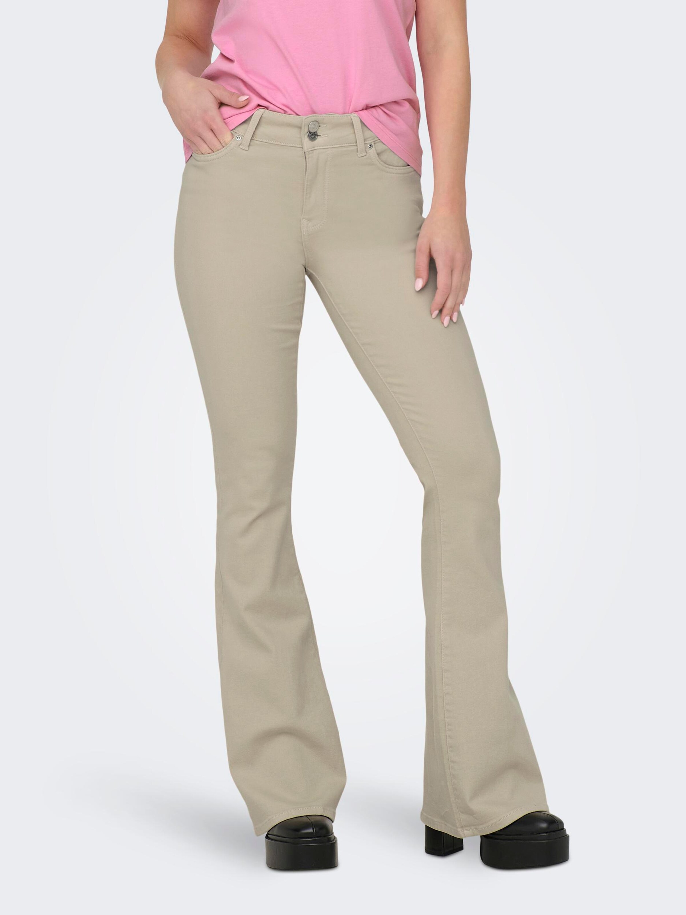 Pantalon beige acampanado new arrivals