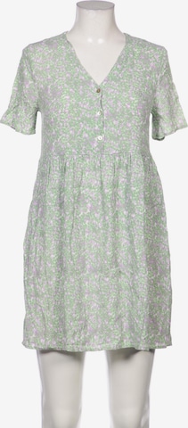 Marie Lund Dress in M in Green: front
