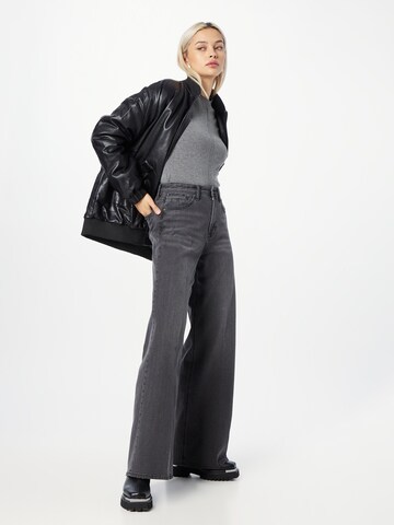 s.Oliver Wide Leg Jeans 'Suri' in Grau