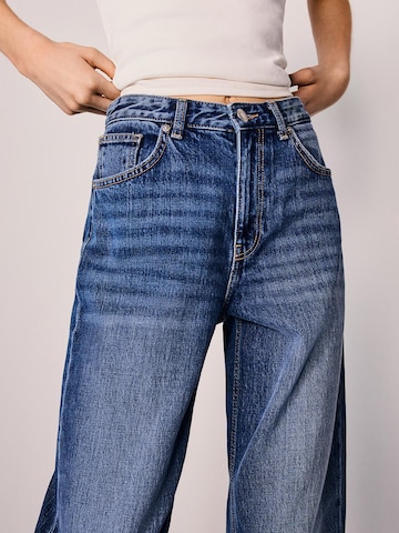 Bershka Normální Džíny – modrá