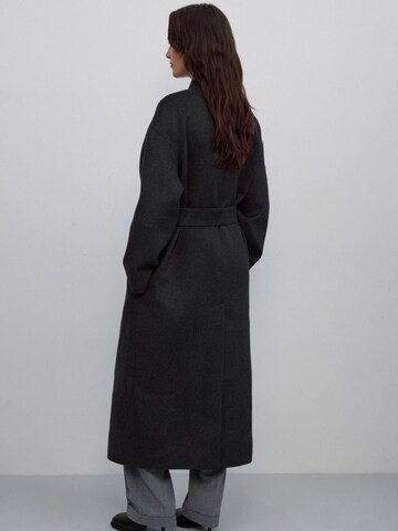 Cappotto di mezza stagione '475' di Estro in grigio