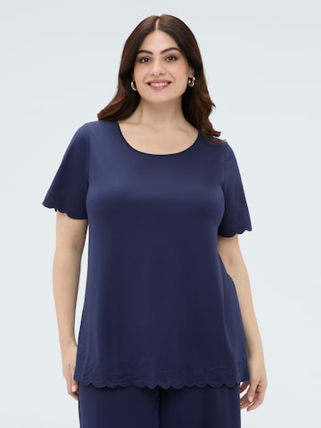 T-shirt Fiorella Rubino en bleu : devant