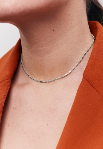 Chaîne Stilnest en argent : devant