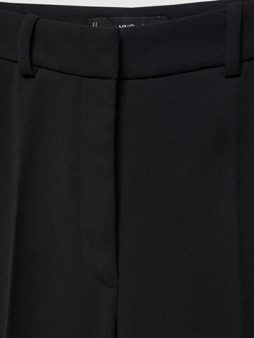 MANGO Zvonový Kalhoty s puky 'Tortuga' – černá