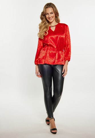 faina - Blusa em vermelho