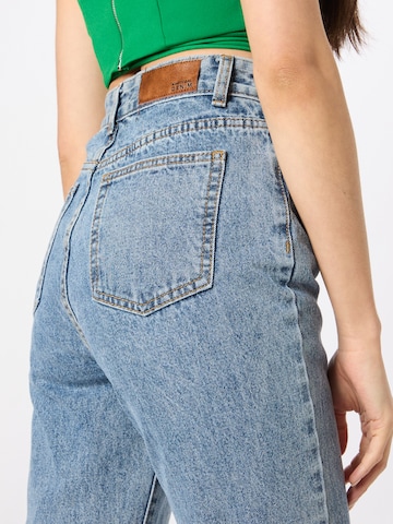 Regular Jean 'Distressed' Nasty Gal en bleu