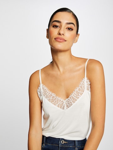 Morgan Top 'BETTY' in White: front