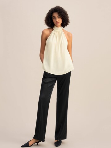 Lilysilk - Blusa 'Seidengeorgette Top mit Neckholder' en blanco