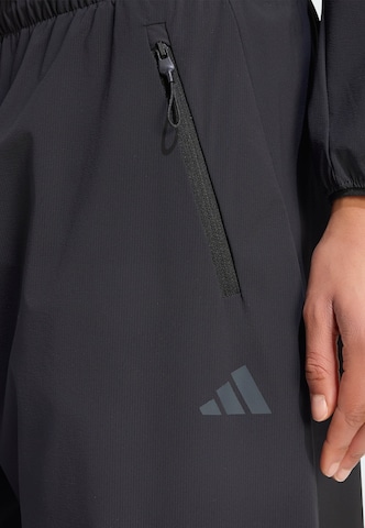 ADIDAS SPORTSWEAR - Loosefit Pantalón deportivo 'Z.N.E.' en negro