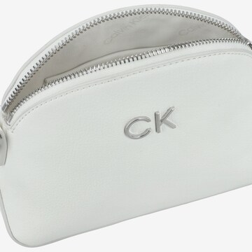 Regular Sac à bandoulière 'Daily' Calvin Klein en blanc