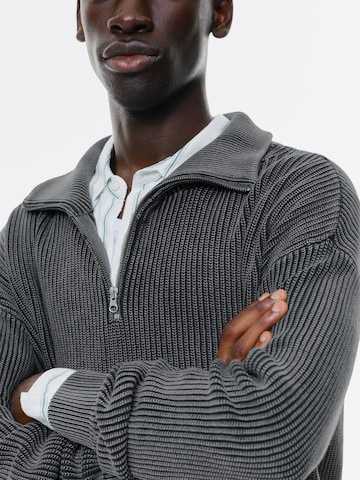 Pull-over Pull&Bear en gris