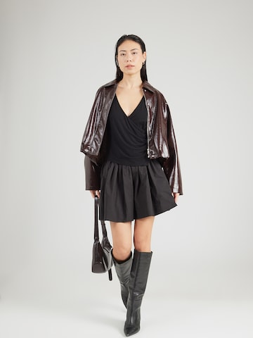 ABOUT YOU Top 'Heidi' in Schwarz