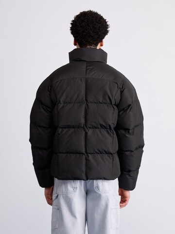 PUMA Between-Season Jacket 'WARDROBE ESS' in Black