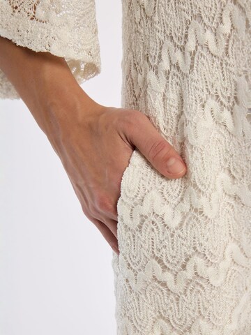 Ana Alcazar Kleid 'Dilla' in Weiß