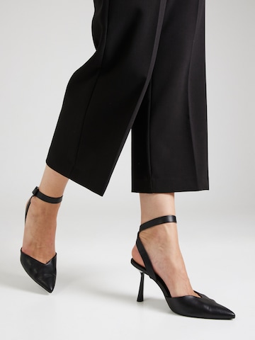 NÜMPH Regular Trousers with creases 'RONJA' in Black
